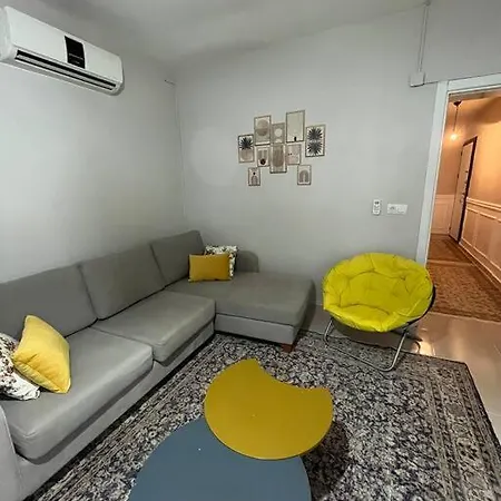 Modern Tasarimli Genis Terasli 1+1 Apartmán Antalya