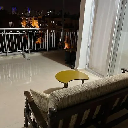 Modern Tasarimli Genis Terasli 1+1 Apartament Antalya